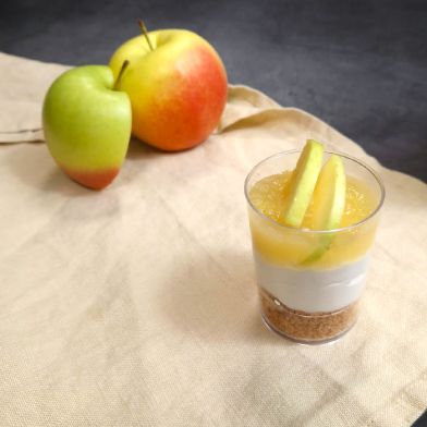Bicchierino cremoso allo yougurt con chutney dolce di mele homemade