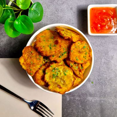 Chips di platano con salsa agrodolce