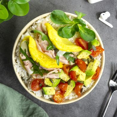 Mini Omelette con prosciutto cotto e stracchino con pomodorini avocado e riso bio al vapore