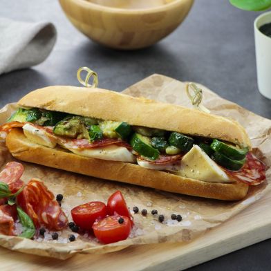Filoncino con spianata, zucchine e burratta affumicata