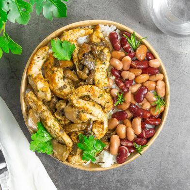 Straccetti di tacchino ai funghi misti con tris di fagioli e riso basmati bio al vapore