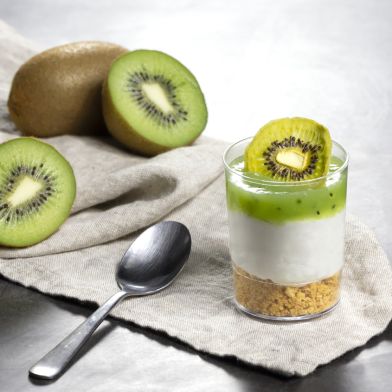 Bicchierino cremoso allo yogurt e coulis di kiwi