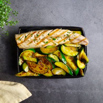 SMART Filetto di sgombro grigliato con zucchine al forno