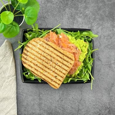 SMART Avocado toast con salmone affumicato